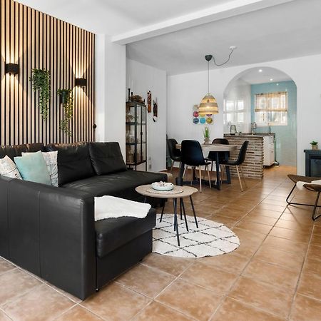 Beachfront Calahonda Apartment By Costarentals - Ref 89 Sitio de Calahonda Екстериор снимка
