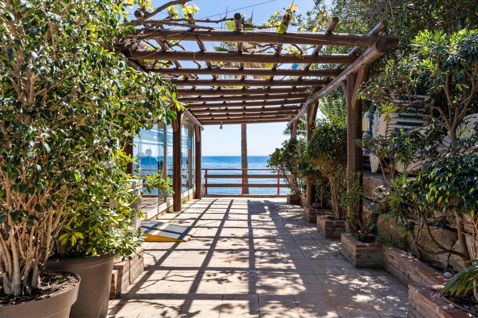 Beachfront Calahonda Apartment By Costarentals - Ref 89 Sitio de Calahonda Екстериор снимка