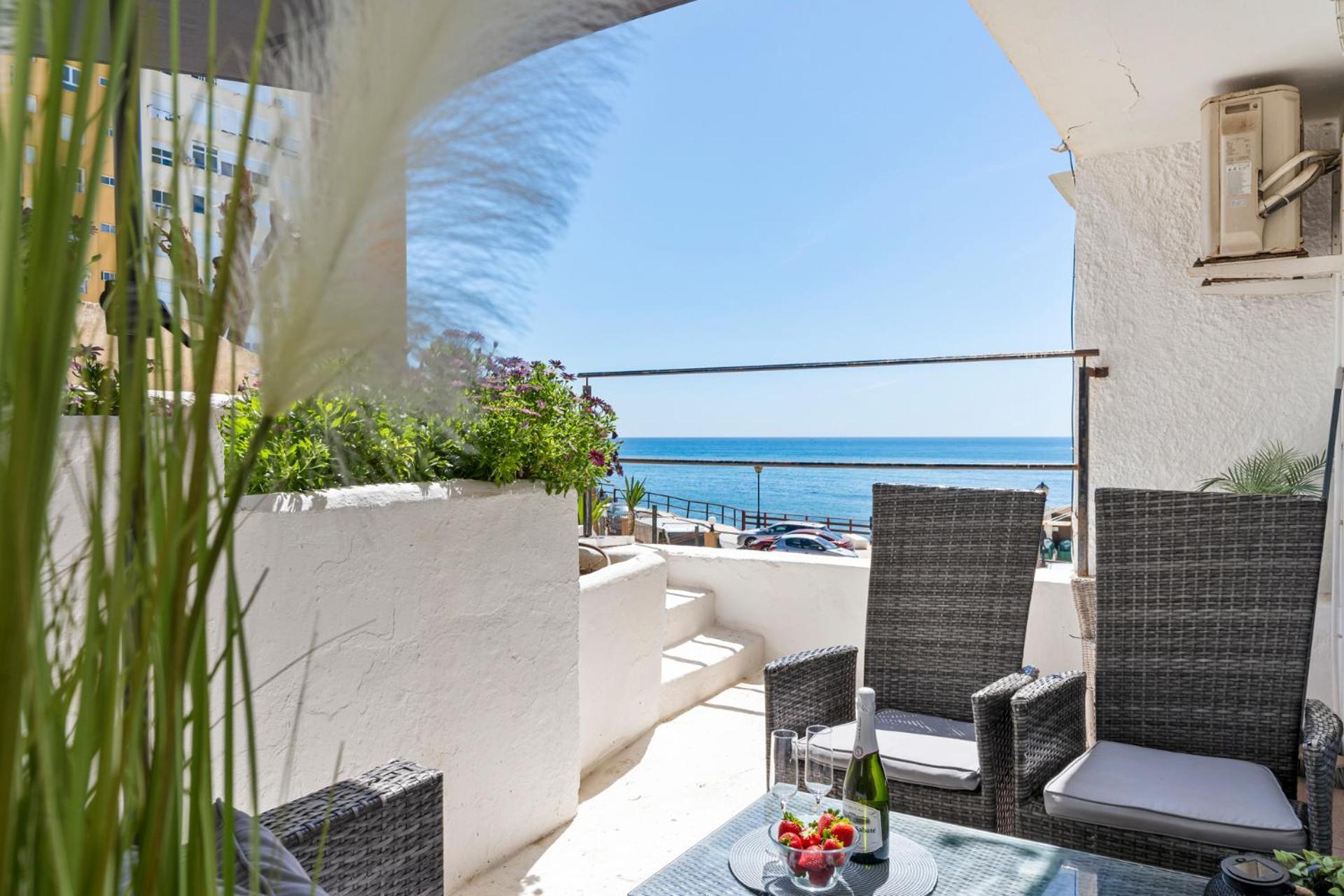 Beachfront Calahonda Apartment By Costarentals - Ref 89 Sitio de Calahonda Екстериор снимка